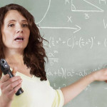 Es Estado de Florida encontró la “solución” para frenar las masacres en escuelas: Armar a maestros y empleados de instituciones educativas