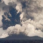 Reportaron “grandes daños” en Tonga tras la erupción del volcán seguido por tsunami